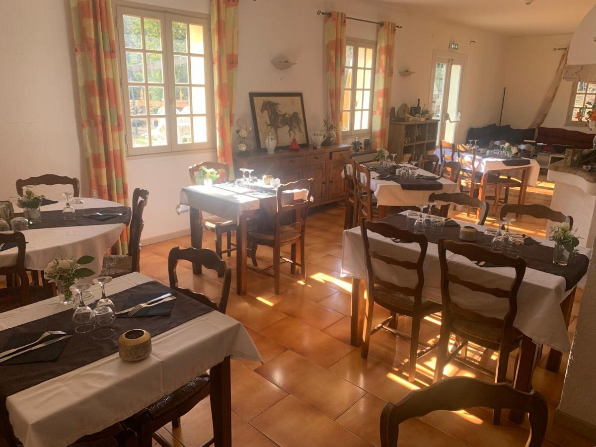 Human Hotel Restaurant Park Вількроз Екстер'єр фото