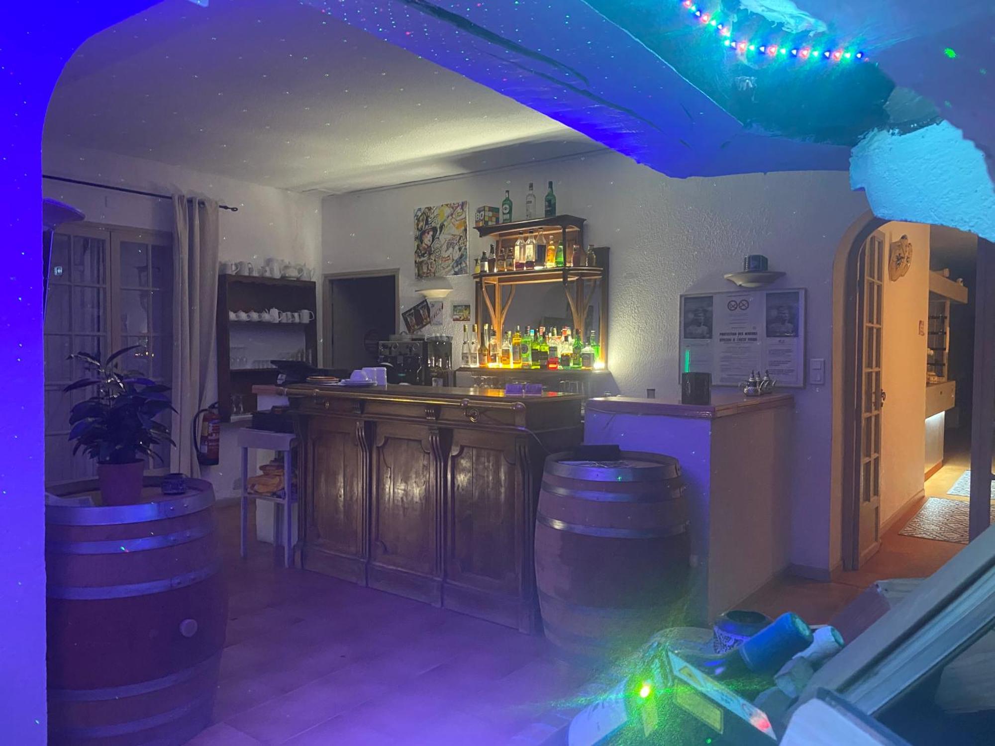Human Hotel Restaurant Park Вількроз Екстер'єр фото