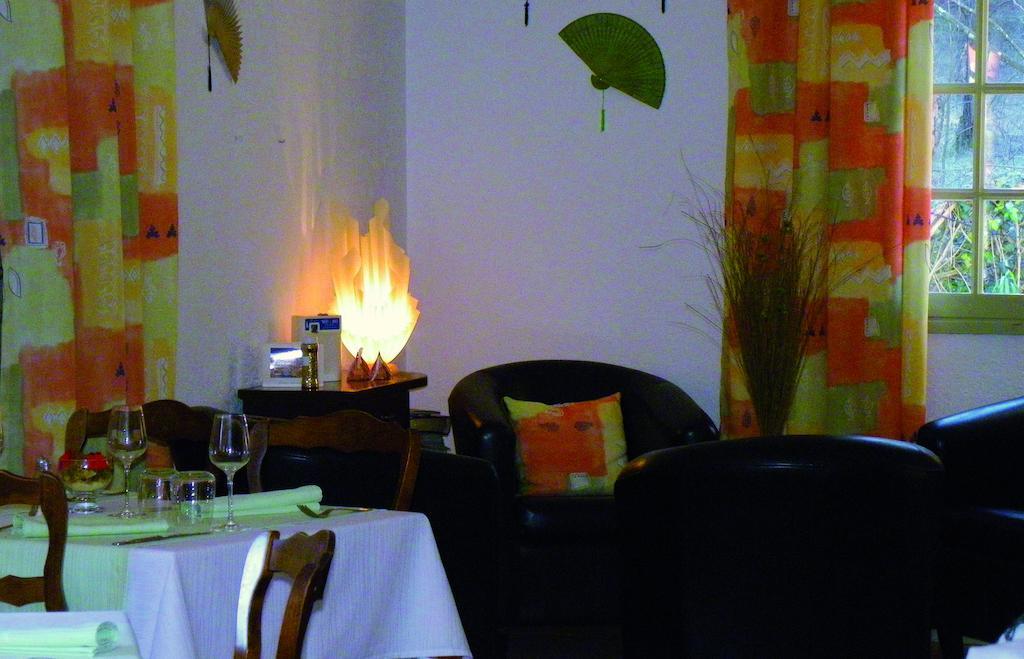 Human Hotel Restaurant Park Вількроз Екстер'єр фото