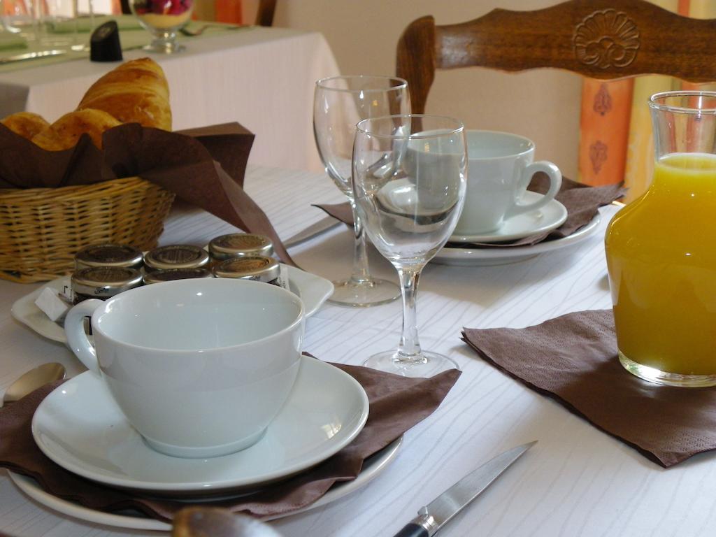 Human Hotel Restaurant Park Вількроз Екстер'єр фото