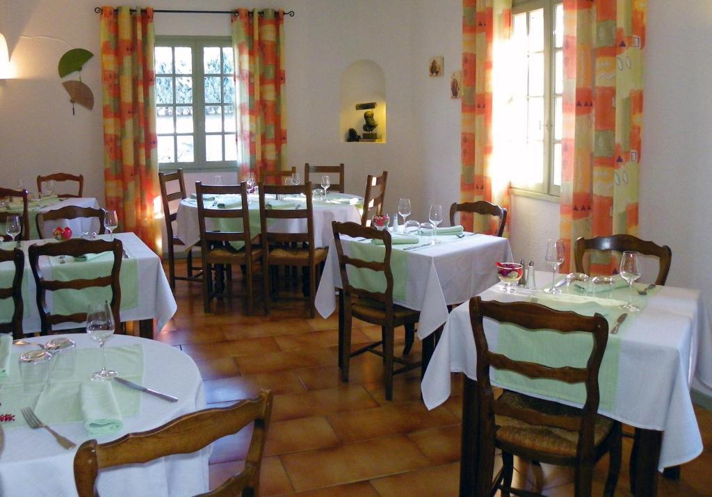 Human Hotel Restaurant Park Вількроз Номер фото
